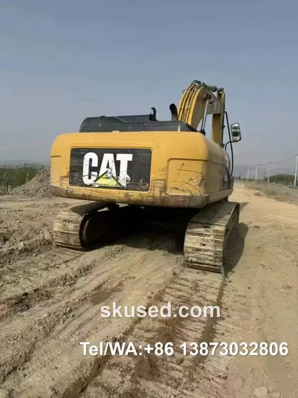 Used CAT 320D2L Excavator Back