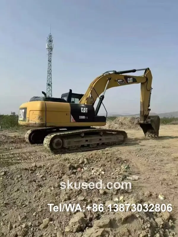 Used CAT 320D2L Excavator Right view