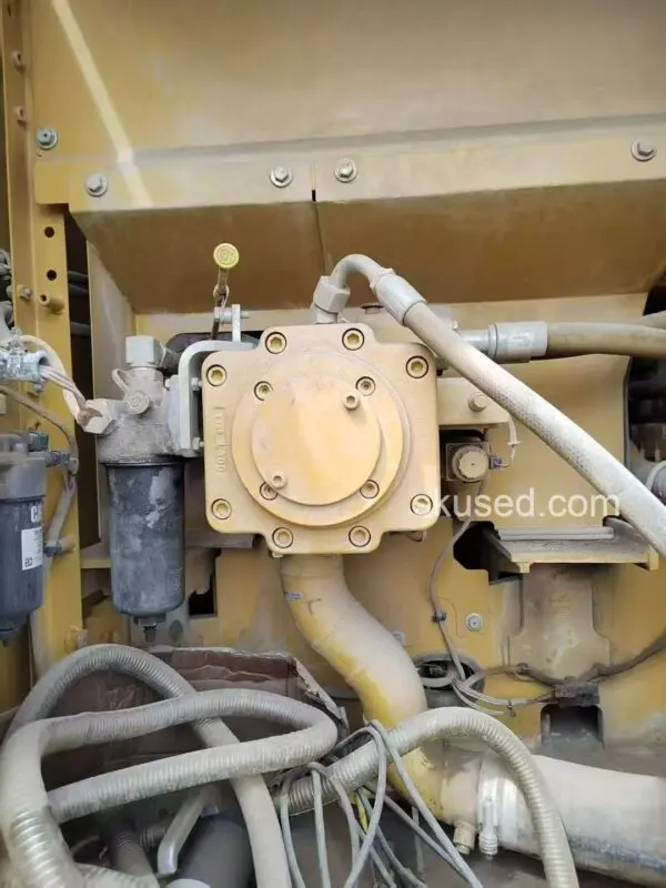 cat pump in excavator