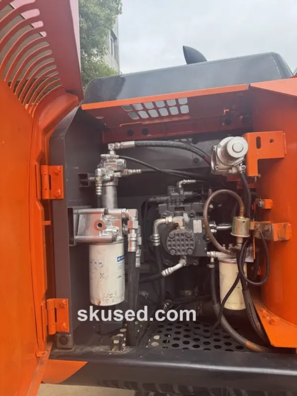 used hitachi zx130lc excavator pump