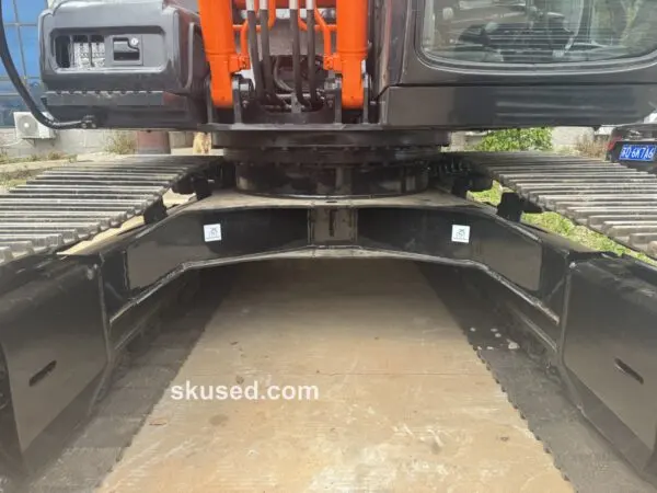 used hitachi zx130lc excavator base