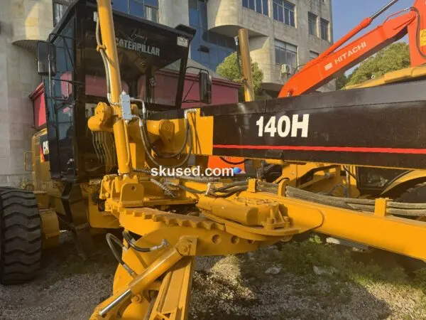 CAT-140H-grader