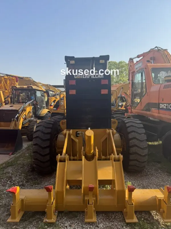 CAT-140H-grader