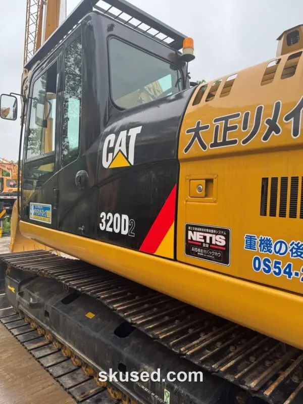 Used CAT 320D2 Excavator-left