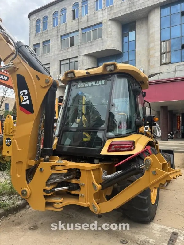 CAT-420F-BACKHOELOADER-back