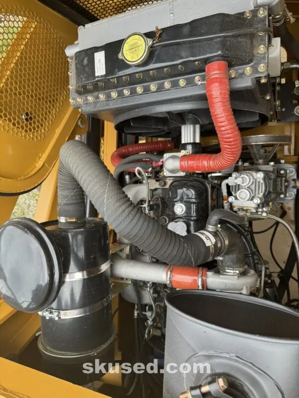 CAT-420F-BACKHOELOADER-engine
