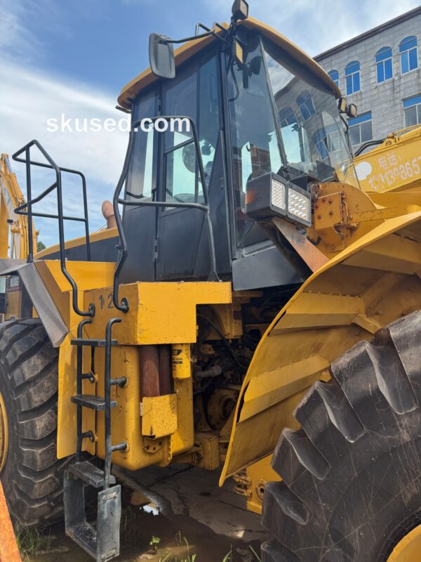 USED-CAT-980G-LOADER-SIDE
