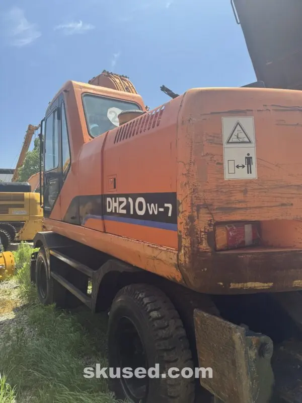 DOOSAN-DH210W-7-WHEELEXCAVATOR-back