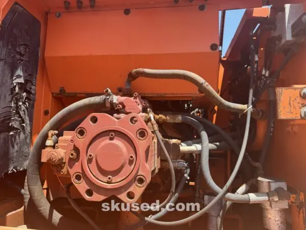 DOOSAN-DH210W-7-WHEELEXCAVATOR-motor