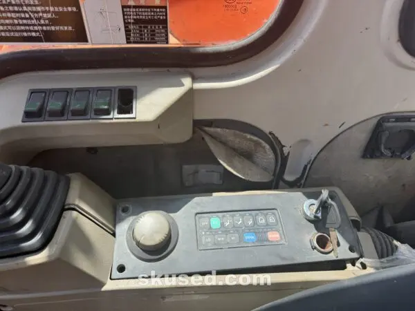 DOOSAN-DH210W-7-WHEELEXCAVATOR-control panel