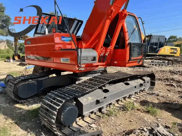 Used DOOSAN DX225 Excavator