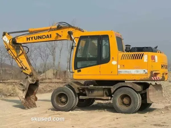 Hyundai-150W-7-WheelExcavator