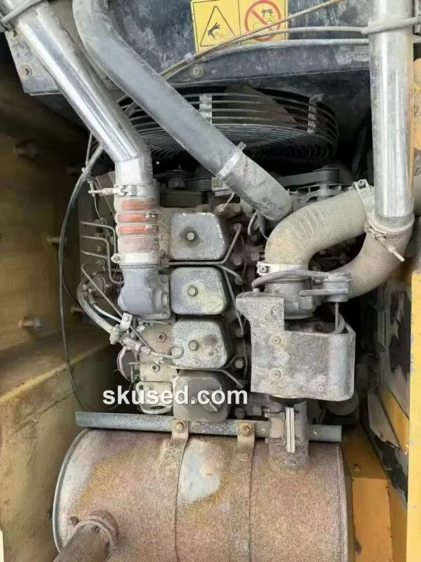 Hyundai-150W-7-WheelExcavator-ENGINE