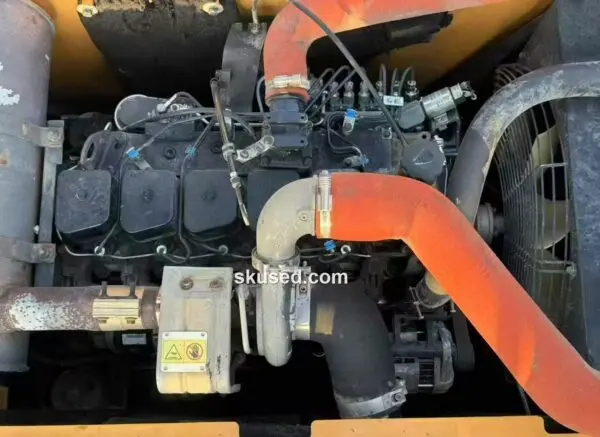 Hyundai-150W-9-WheelExcavator-engine