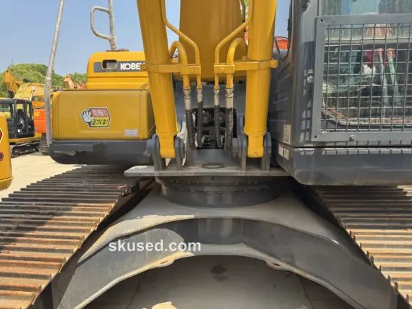 Kobelco-SK200D-Excavator
