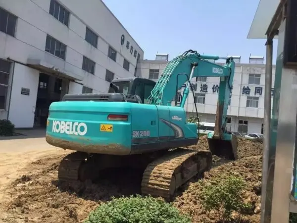 Kobelco-sk200super8-BACK