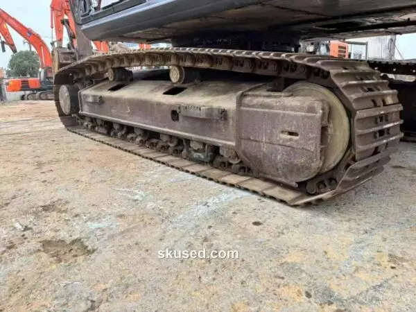 Hitachi-ZX350H-5G-Excavator-chain