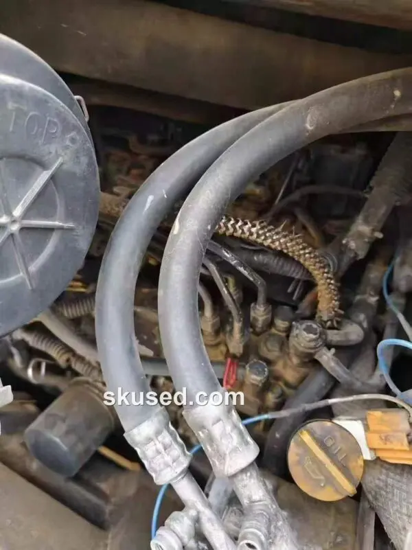 Komatsu-PC50MR-2-MiniExcavator-hydraulic